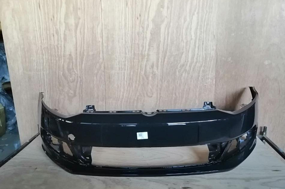 Бампер передний Volkswagen Polo 2010-2015 4D Россия Urano (Серый) Трещина / Дисконт 25%